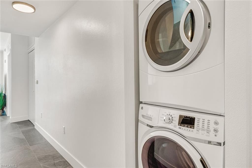 3000 Oasis Grand BLVD # 606, FORT MYERS FL 33916-11