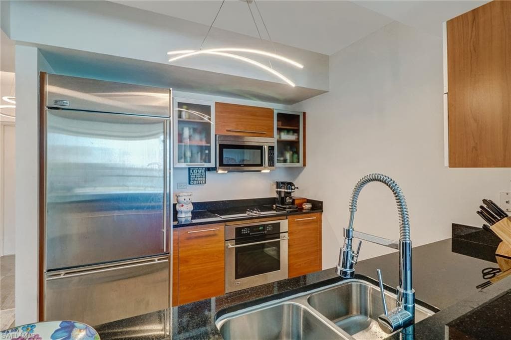 3000 Oasis Grand BLVD # 606, FORT MYERS FL 33916-2