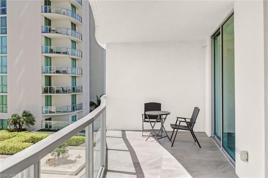 3000 Oasis Grand BLVD # 606, FORT MYERS FL 33916-27