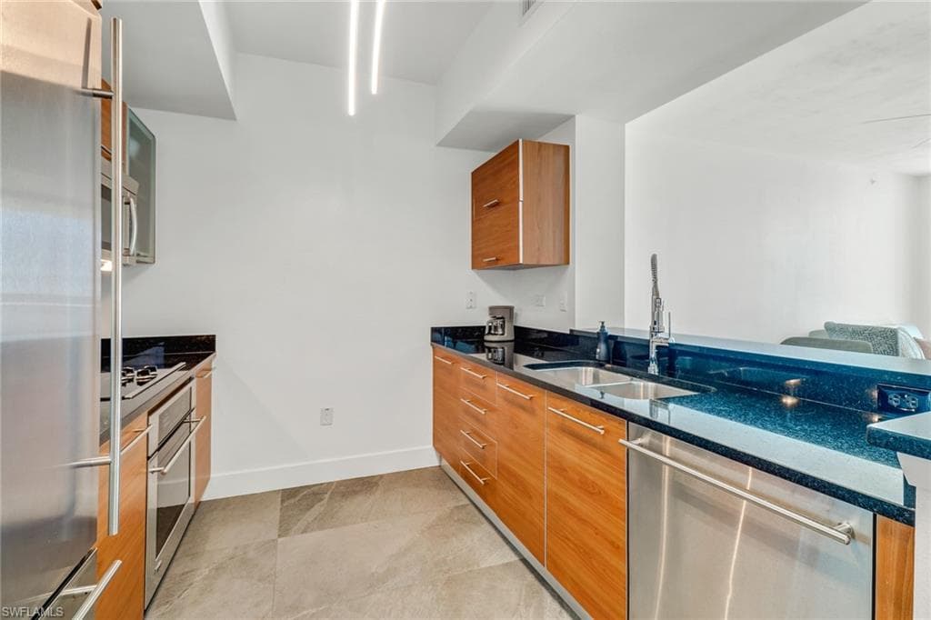 3000 Oasis Grand BLVD # 606, FORT MYERS FL 33916-4