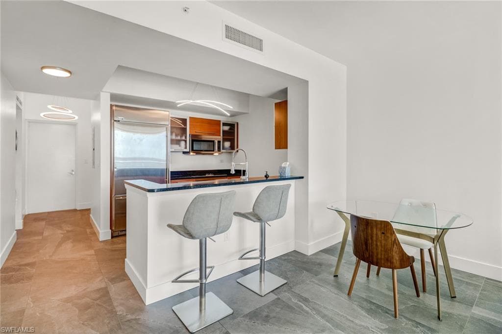 3000 Oasis Grand BLVD # 606, FORT MYERS FL 33916-8