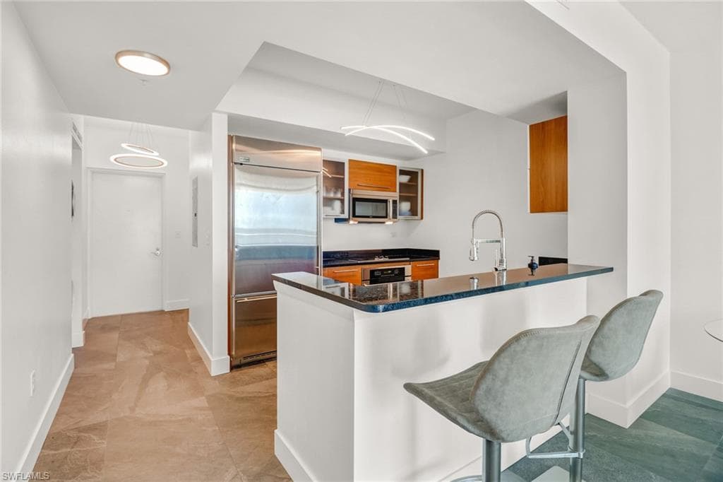 3000 Oasis Grand BLVD # 606, FORT MYERS FL 33916-9