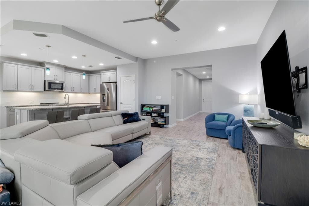 6973 Avalon CIR # 1403, NAPLES FL 34112-6