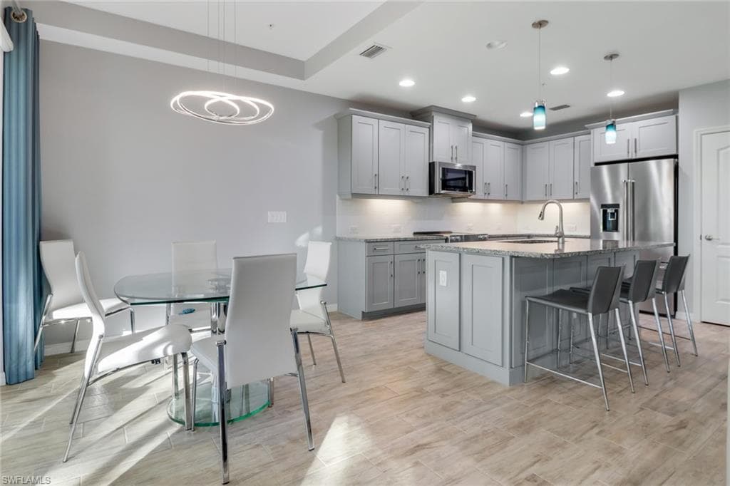 6973 Avalon CIR # 1403, NAPLES FL 34112-4