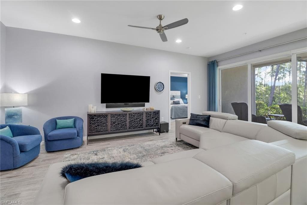 6973 Avalon CIR # 1403, NAPLES FL 34112-9