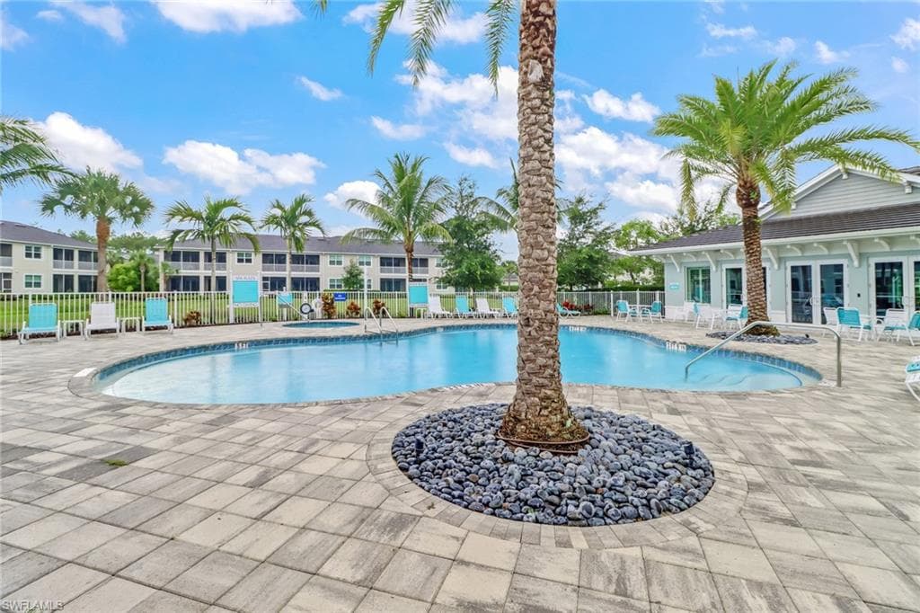 6973 Avalon CIR # 1403, NAPLES FL 34112-32