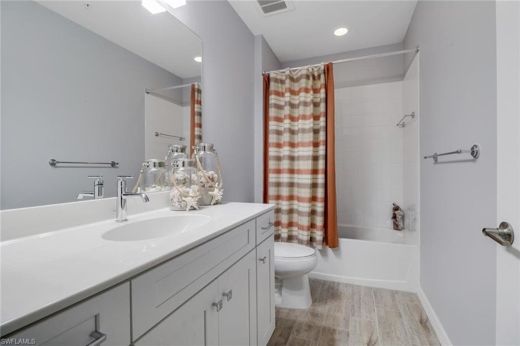 6973 Avalon CIR # 1403, NAPLES FL 34112-13