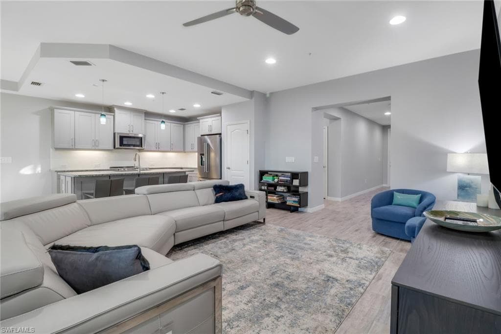 6973 Avalon CIR # 1403, NAPLES FL 34112-7