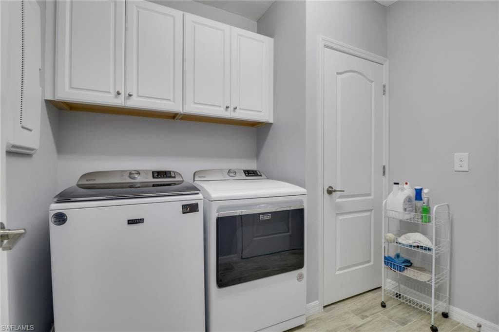 6973 Avalon CIR # 1403, NAPLES FL 34112-20