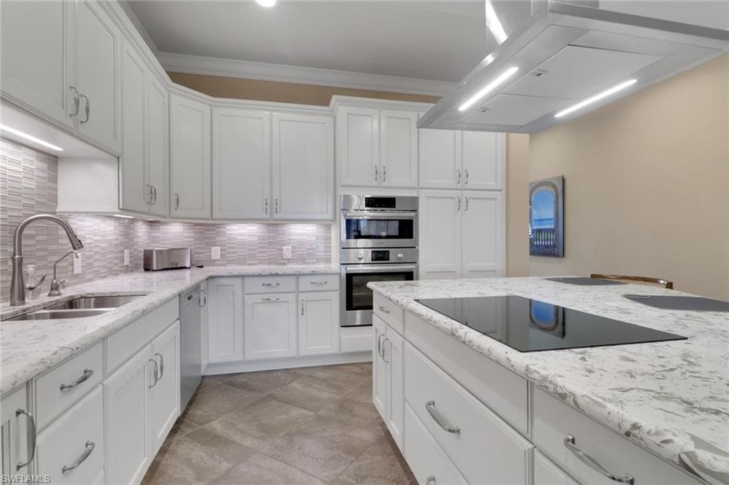 21450 Strada Nuova CIR # A301, ESTERO FL 33928-2