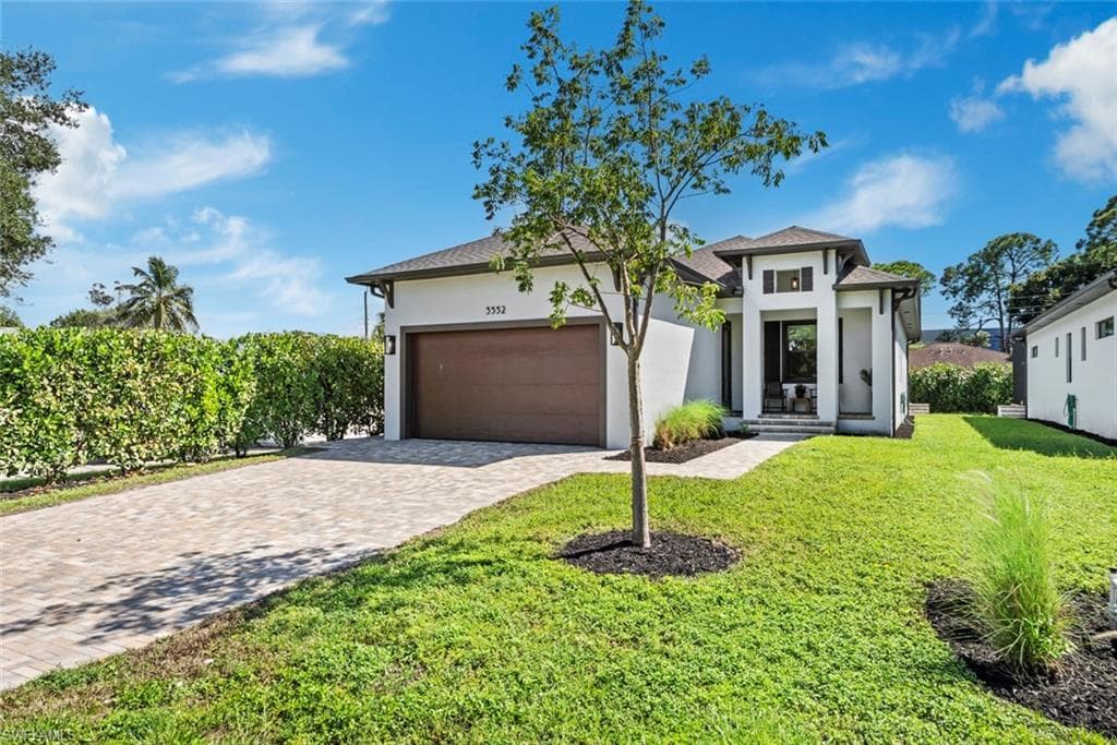 3552 Hibiscus AVE, NAPLES FL 34104-1