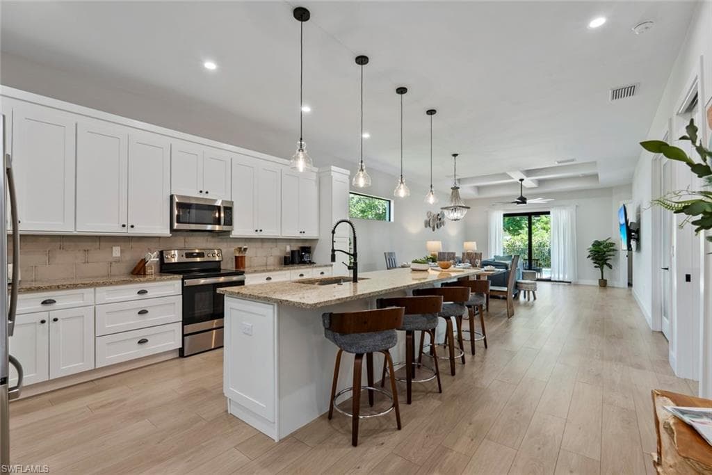 3552 Hibiscus AVE, NAPLES FL 34104-5