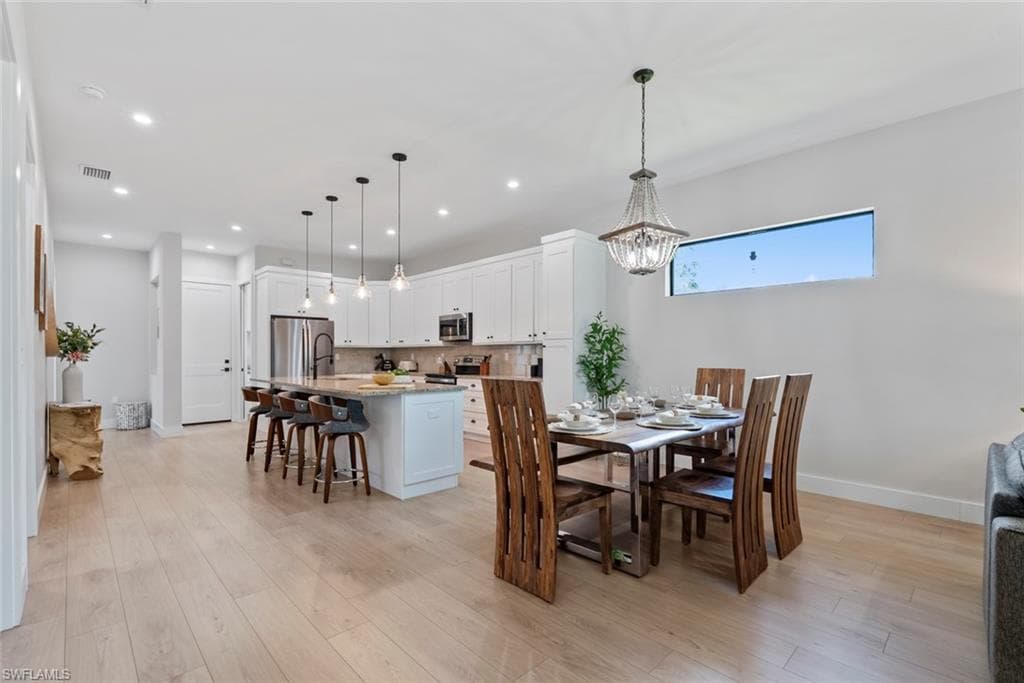 3552 Hibiscus AVE, NAPLES FL 34104-16