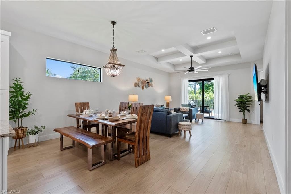 3552 Hibiscus AVE, NAPLES FL 34104-15