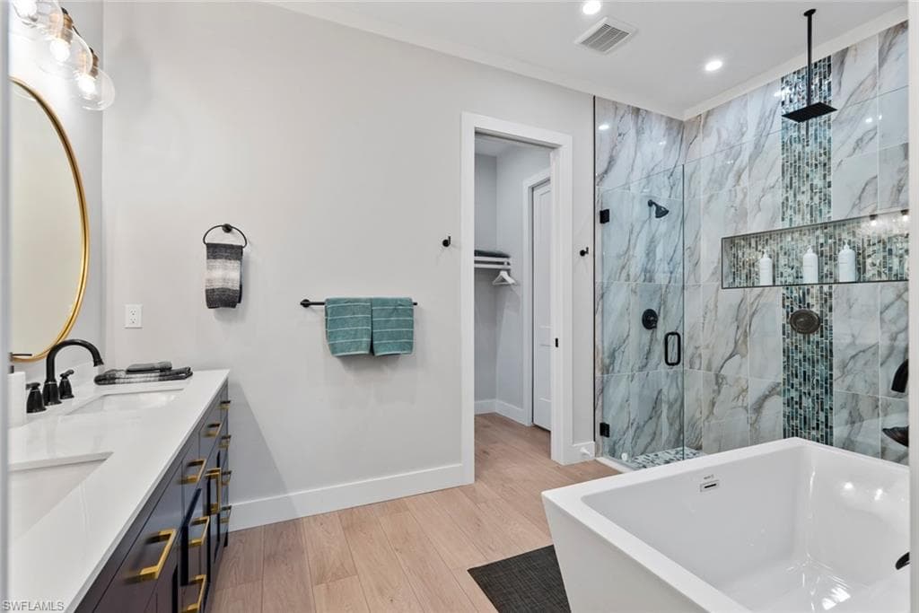 3552 Hibiscus AVE, NAPLES FL 34104-29