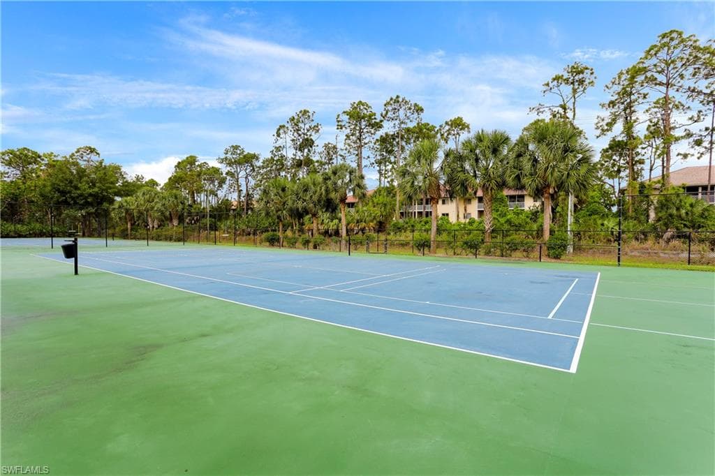 337 Robin Hood CIR # 204, NAPLES FL 34104-22