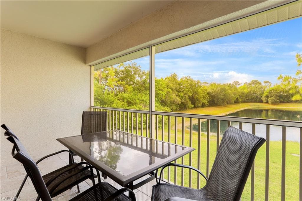 337 Robin Hood CIR # 204, NAPLES FL 34104-16