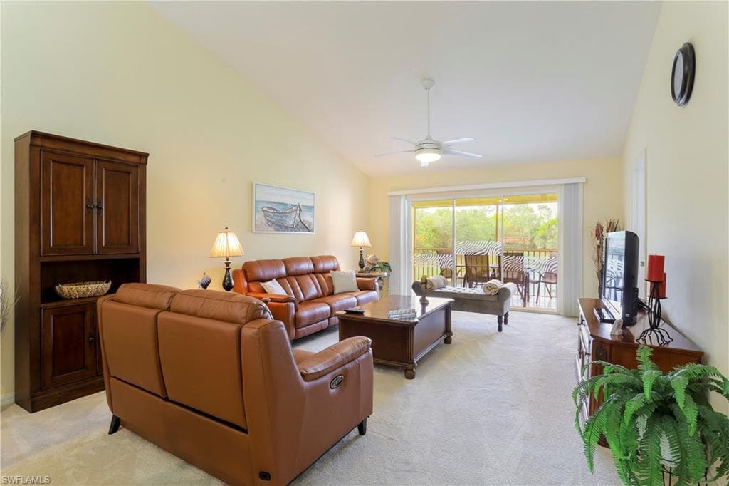 337 Robin Hood CIR # 204, NAPLES FL 34104-2