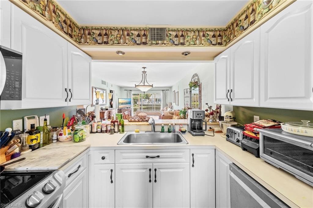 174 Pebble Shores DR # 103, NAPLES FL 34110-12