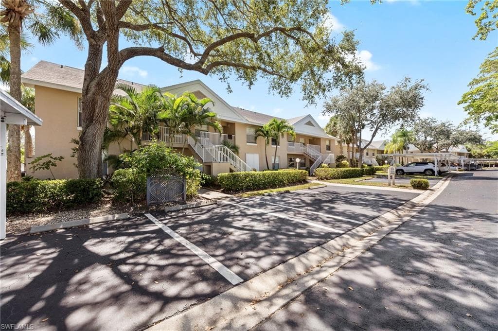 174 Pebble Shores DR # 103, NAPLES FL 34110-18