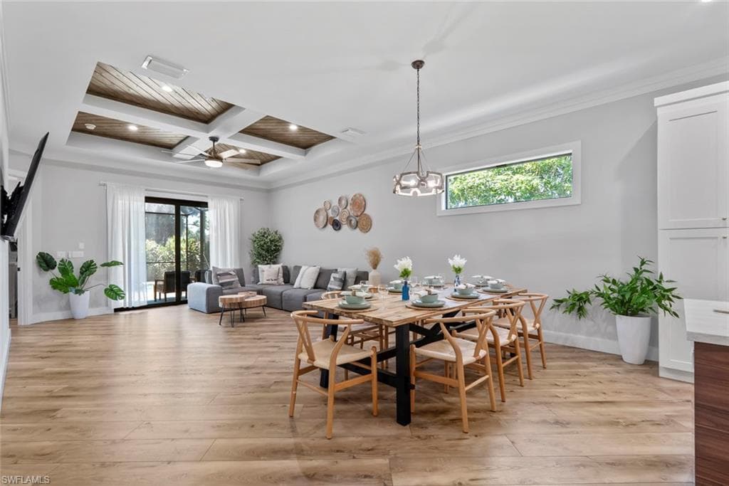 3530 Hibiscus AVE, NAPLES FL 34104-16