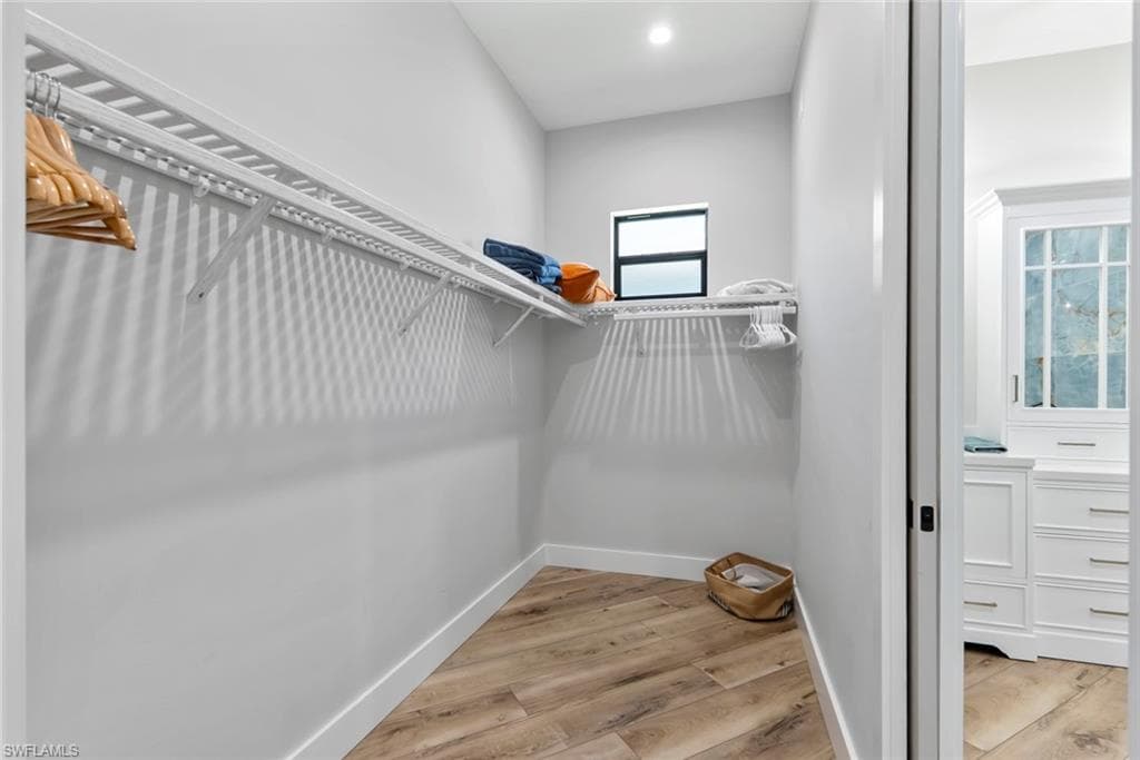 3530 Hibiscus AVE, NAPLES FL 34104-37