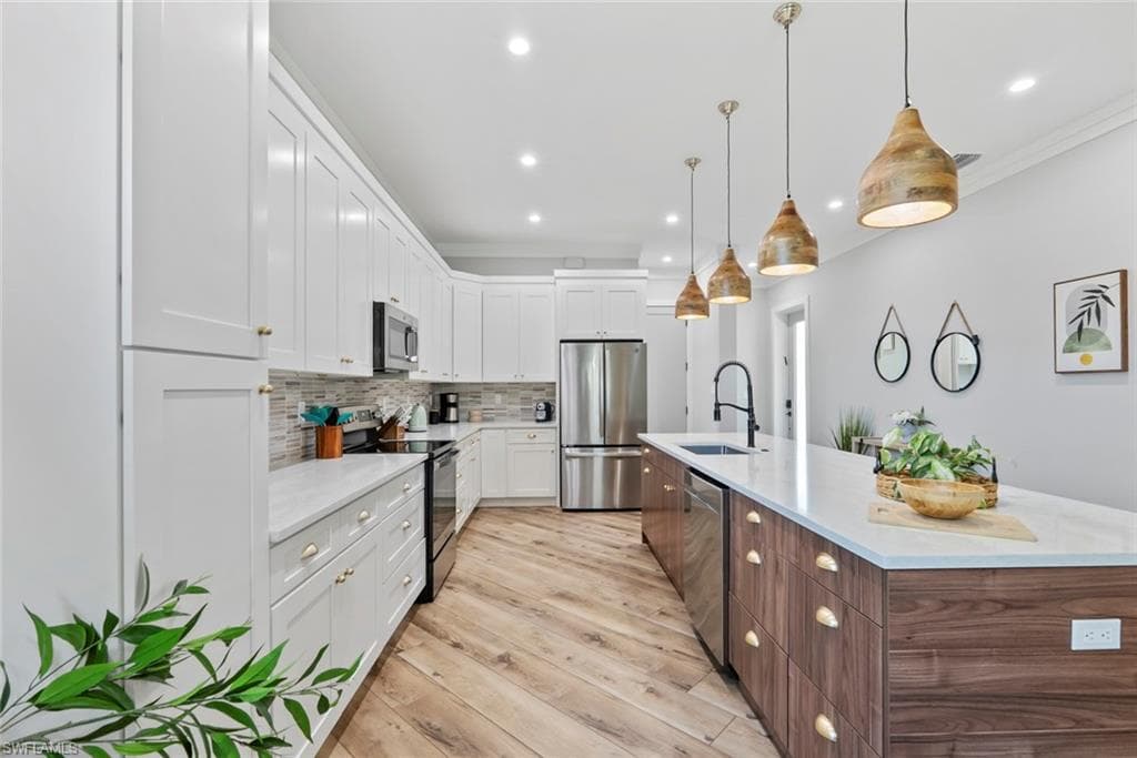 3530 Hibiscus AVE, NAPLES FL 34104-9