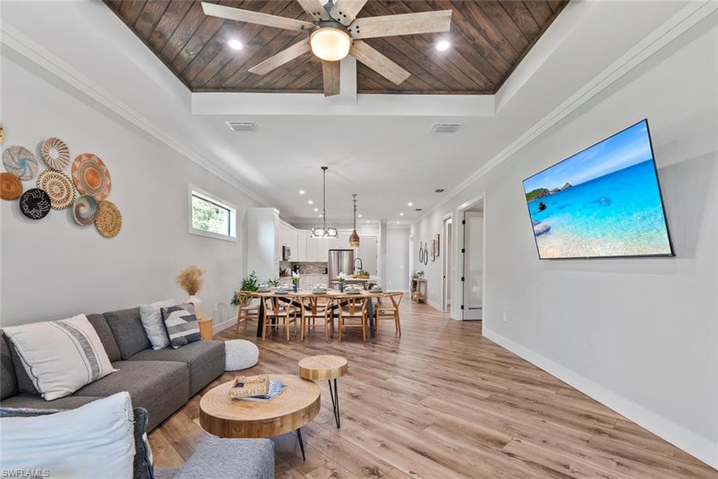 3530 Hibiscus AVE, NAPLES FL 34104-24