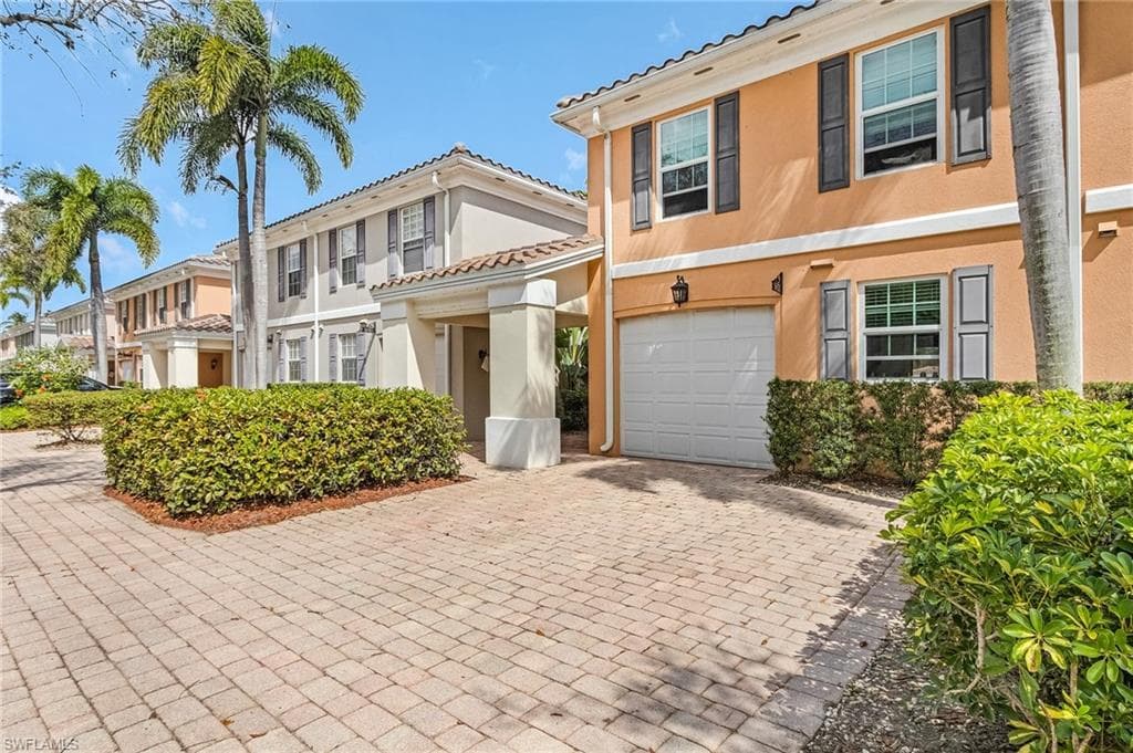 5677 Cove CIR # 47, NAPLES FL 34119-2