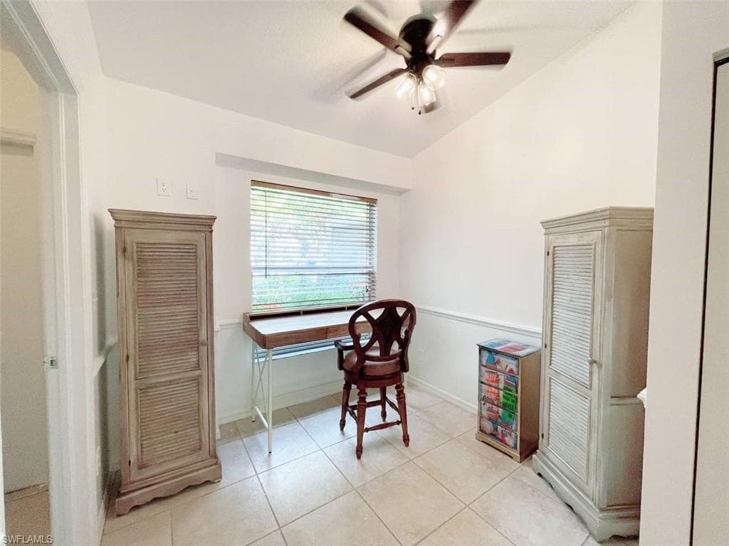 2037 W Crown Pointe BLVD, NAPLES FL 34112-2