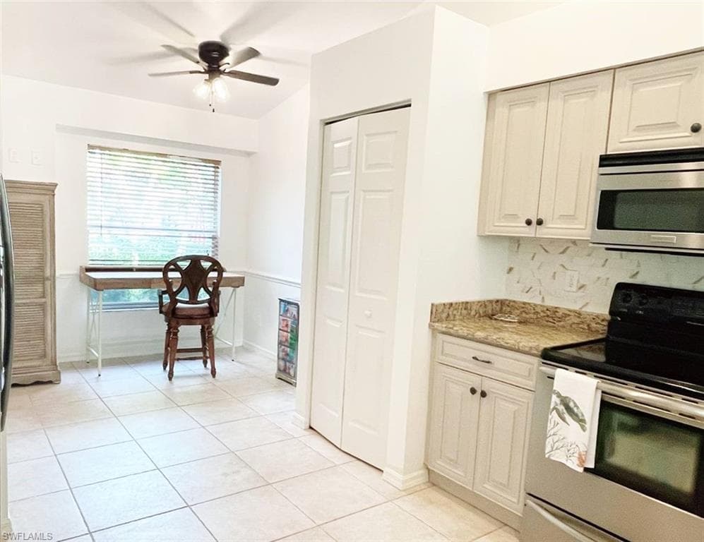 2037 W Crown Pointe BLVD, NAPLES FL 34112-4