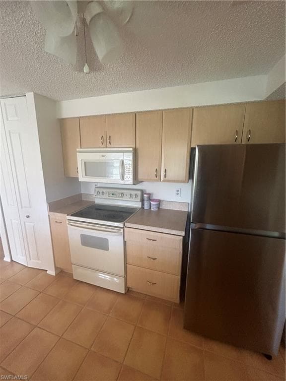 16268 Shadow Pine RD, NORTH FORT MYERS FL 33917-18