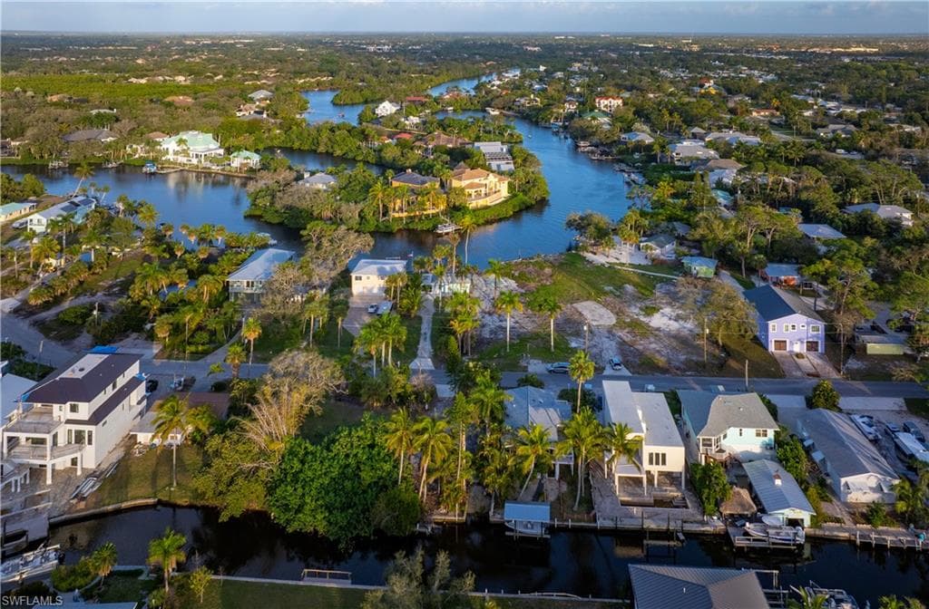 27563 Big Bend RD, BONITA SPRINGS FL 34134-8