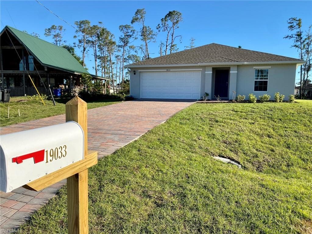 19033 Bartow BLVD, FORT MYERS FL 33967-1