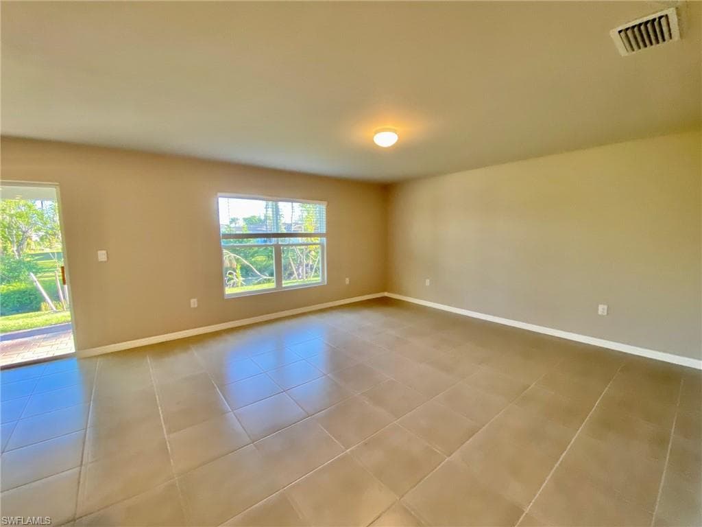 19033 Bartow BLVD, FORT MYERS FL 33967-15