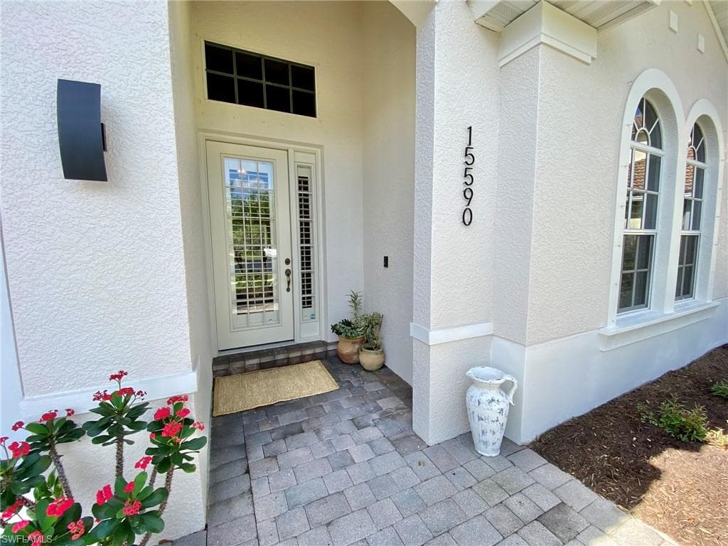 15590 Vallecas LN, NAPLES FL 34110-26