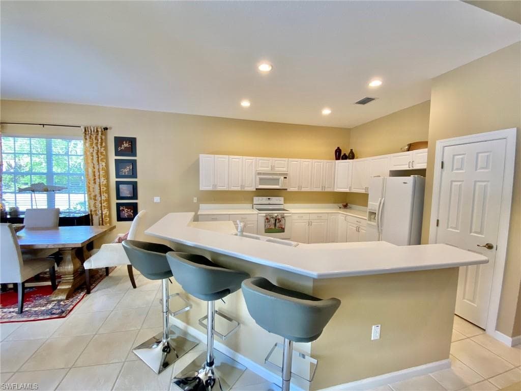 15590 Vallecas LN, NAPLES FL 34110-11