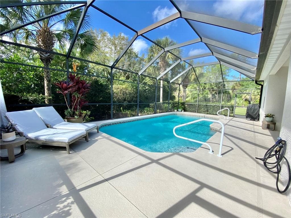 15590 Vallecas LN, NAPLES FL 34110-21