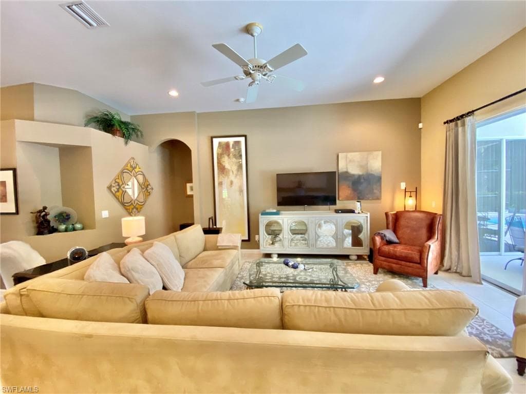 15590 Vallecas LN, NAPLES FL 34110-2