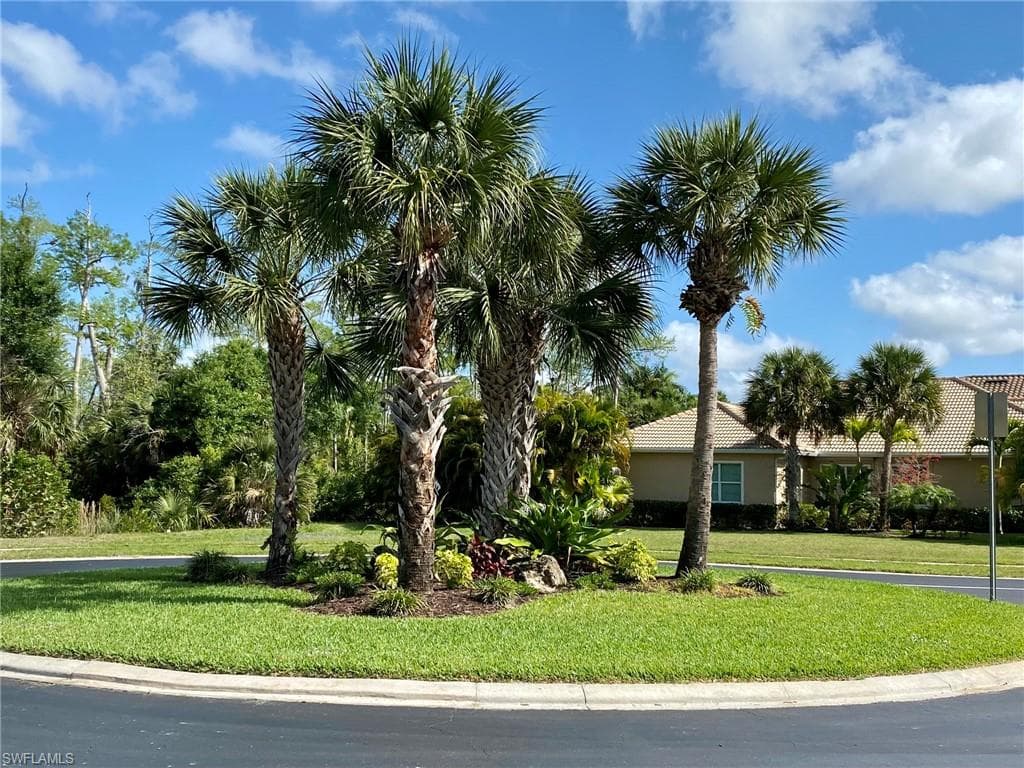 15590 Vallecas LN, NAPLES FL 34110-27