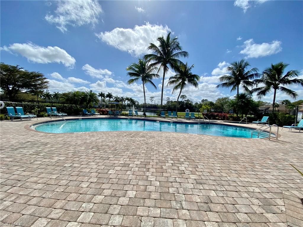 15590 Vallecas LN, NAPLES FL 34110-29