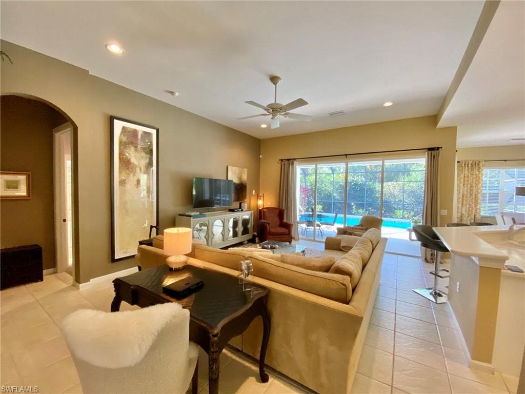 15590 Vallecas LN, NAPLES FL 34110-3