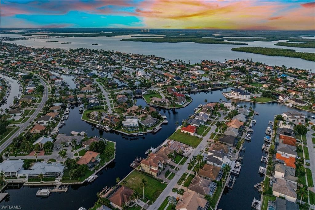 1850 Apataki CT, MARCO ISLAND FL 34145-48