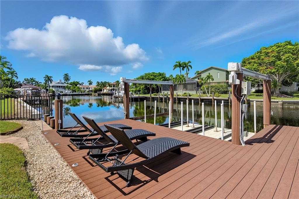 1850 Apataki CT, MARCO ISLAND FL 34145-43