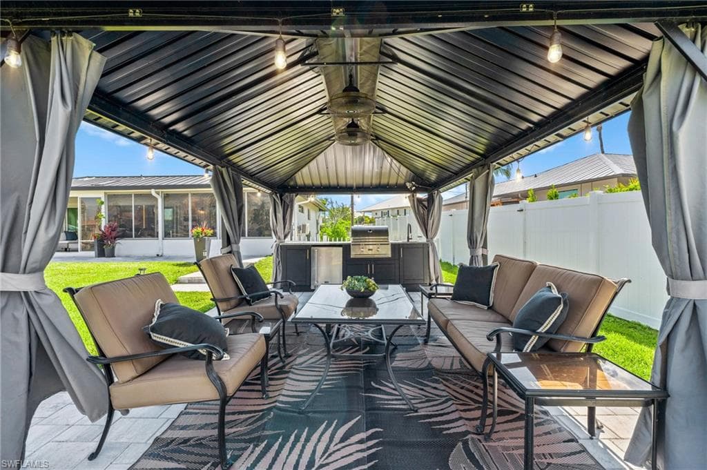 6212 Cocos DR, FORT MYERS FL 33908-34