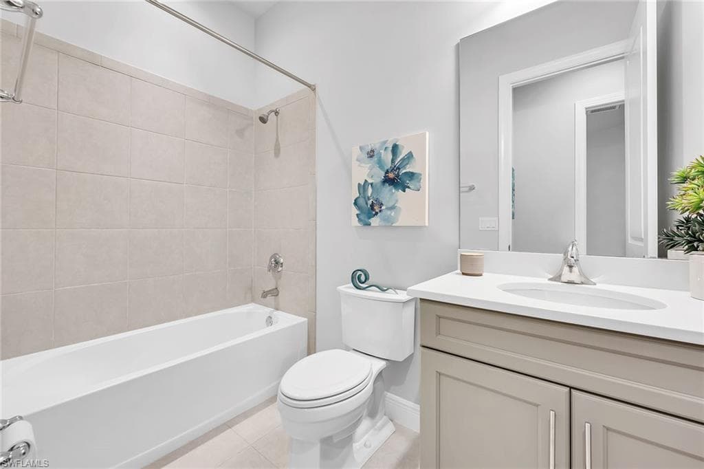 9011 Saint Lucia DR, NAPLES FL 34114-11