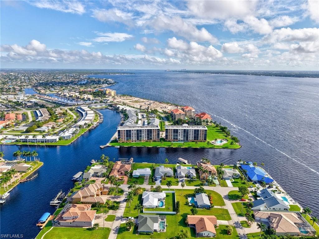 4260 SE 20th PL # 402, CAPE CORAL FL 33904-29