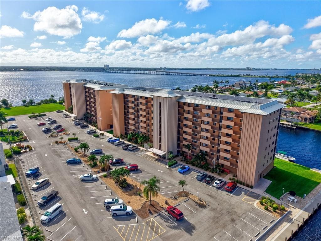 4260 SE 20th PL # 402, CAPE CORAL FL 33904-32