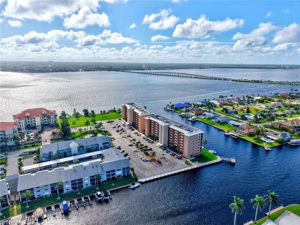 4260 SE 20th PL # 402, CAPE CORAL FL 33904-30