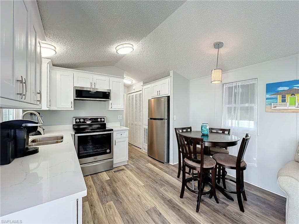 11561 Blue Warbler DR, FORT MYERS FL 33908-5